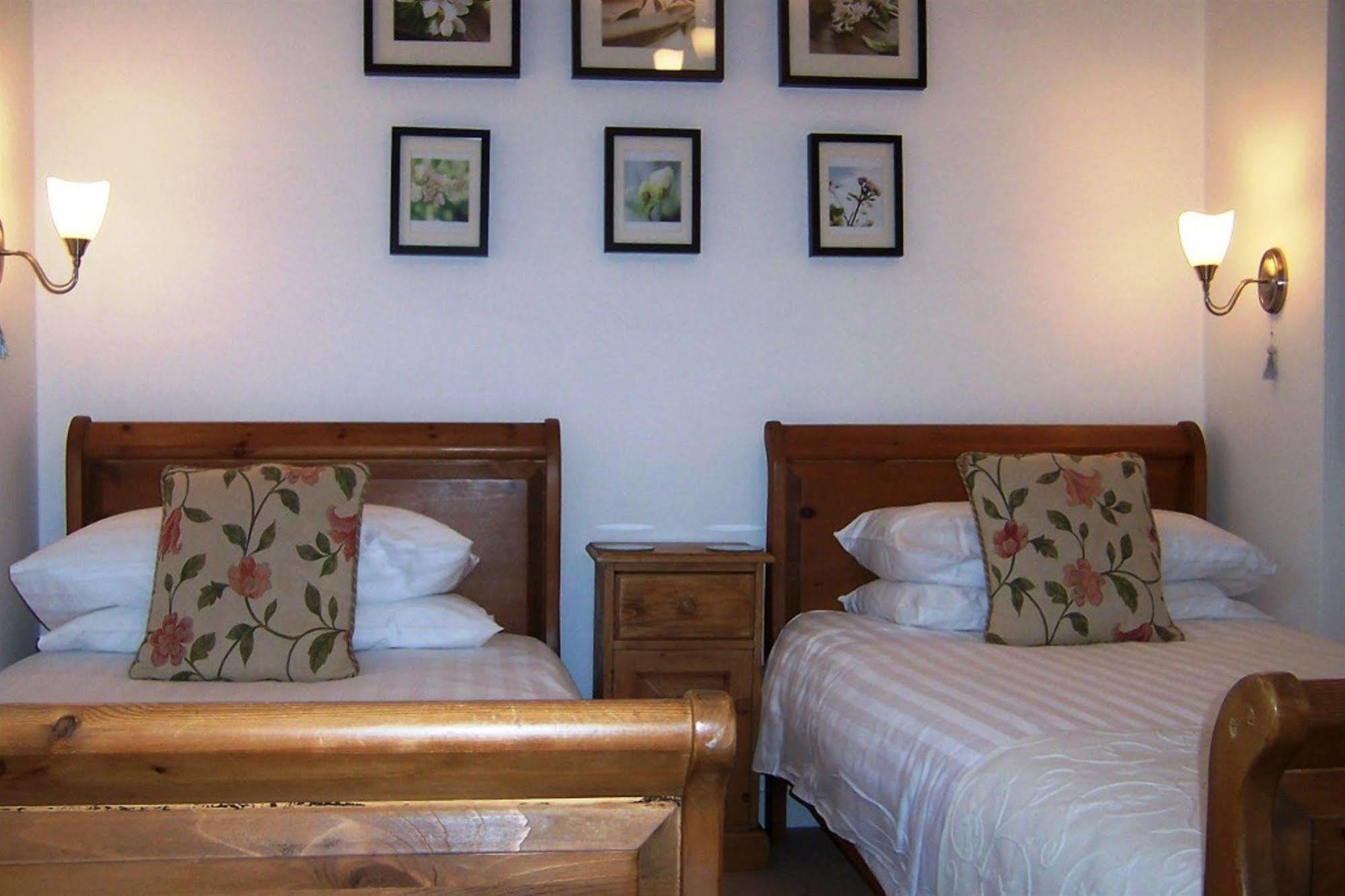 Caddon View Country Guest House Innerleithen Eksteriør billede