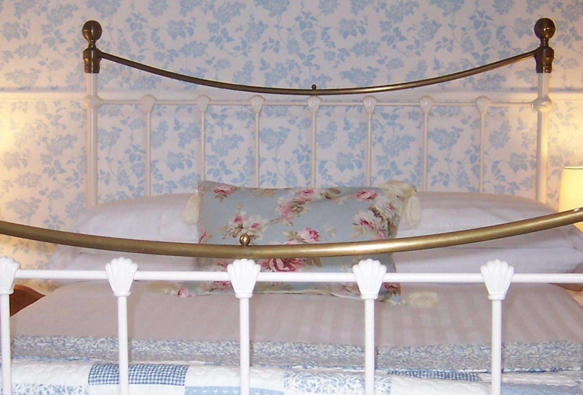 Caddon View Country Guest House Innerleithen Eksteriør billede
