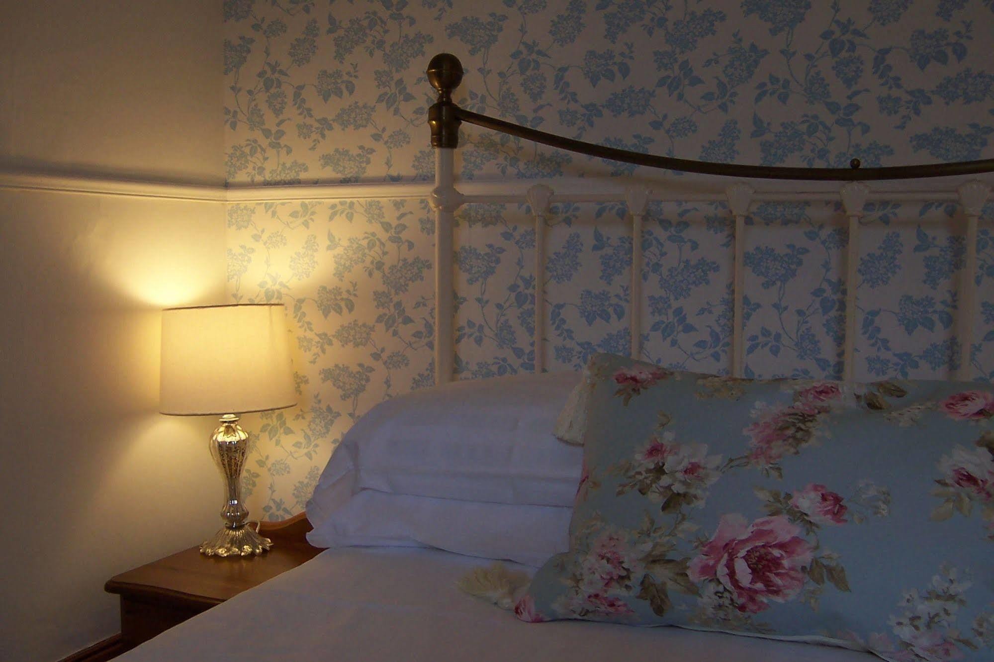 Caddon View Country Guest House Innerleithen Eksteriør billede