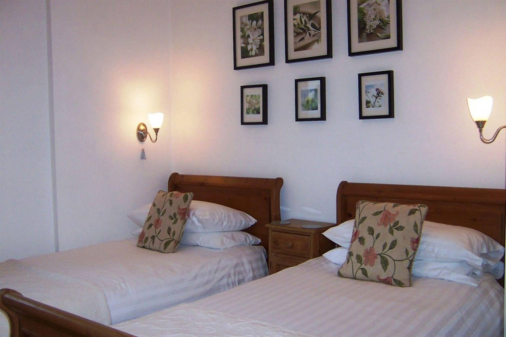 Caddon View Country Guest House Innerleithen Eksteriør billede